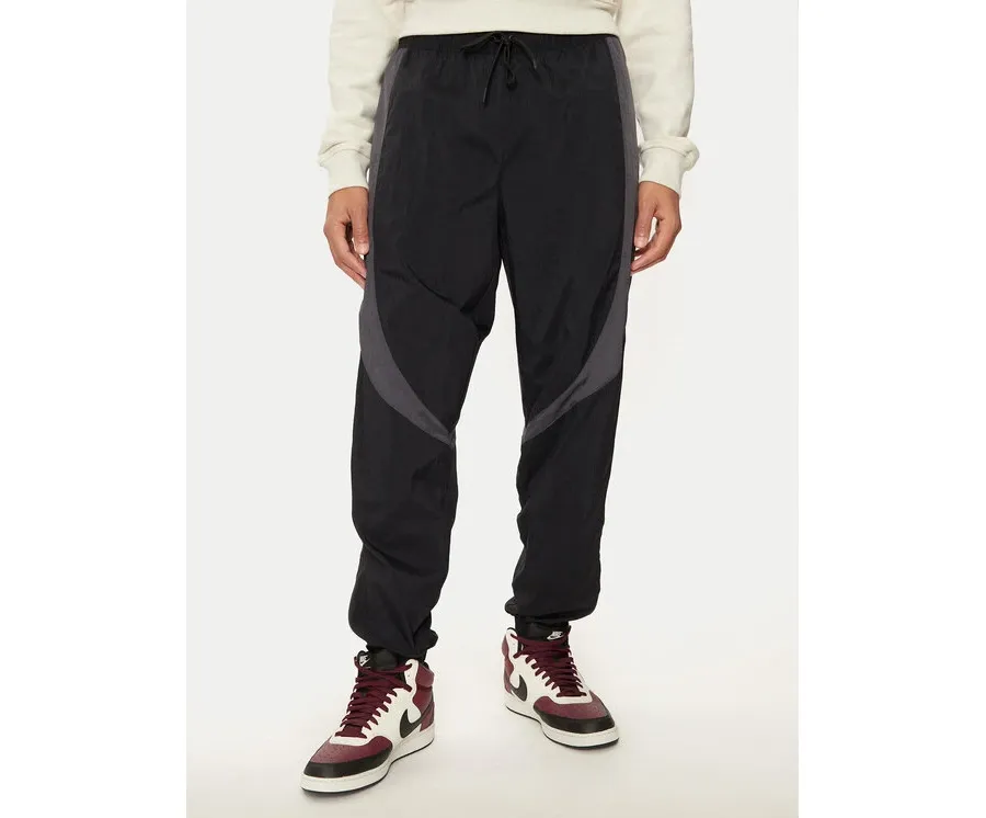 obrazek 1 Nike Spodnie dresowe FN5850 Czarny Regular Fit