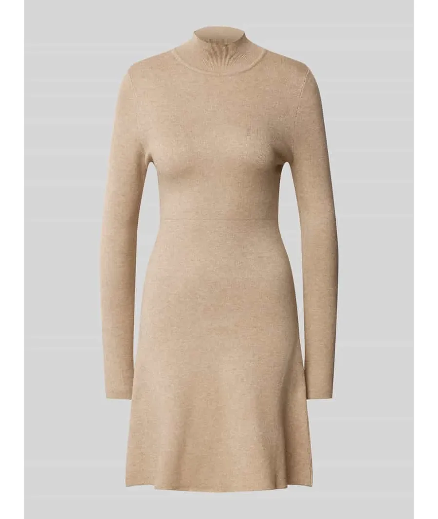obrazek 1 Vero Moda Sukienka dzianinowa Gold 10311379 Brązowy Regular Fit