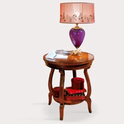 Picture Round coffee table in antique style