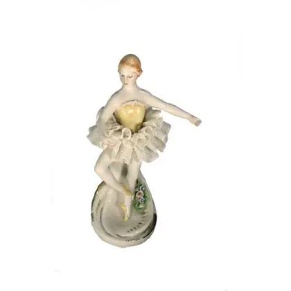 Zdjęcie Salonowa figurka baletnicy z porcelany