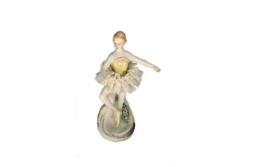 obrazek 1 Salonowa figurka baletnicy z porcelany