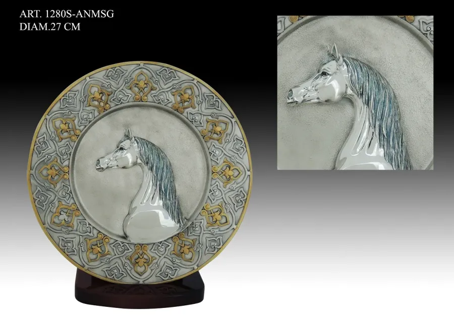 obrazek 1 Genialny talerz z figurą konia