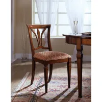 Zdjęcie Włoskie stylowe krzesło pokryte tkaniną