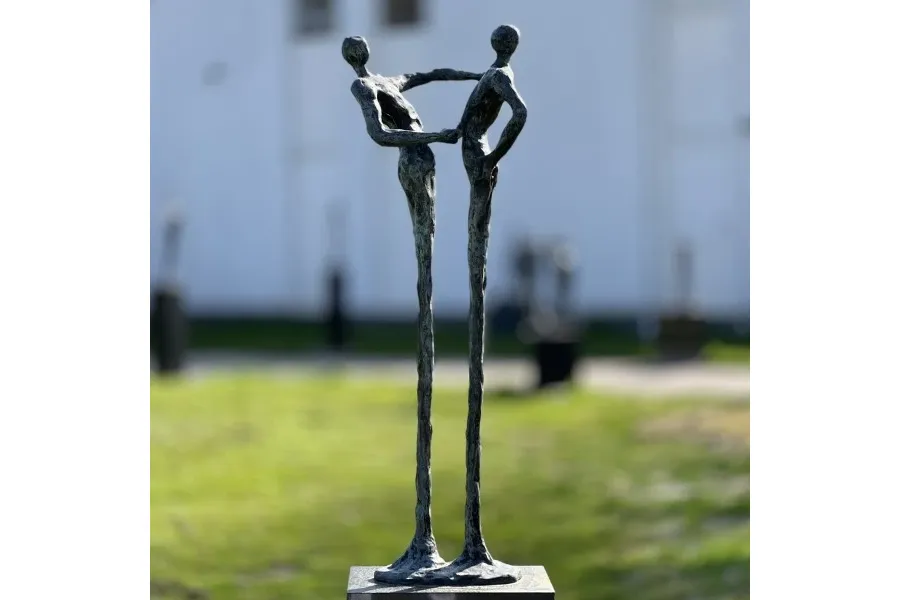 obrazek 1 Luksusowa rzeźba do ogrodu z brązu "Uścisk dłoni"