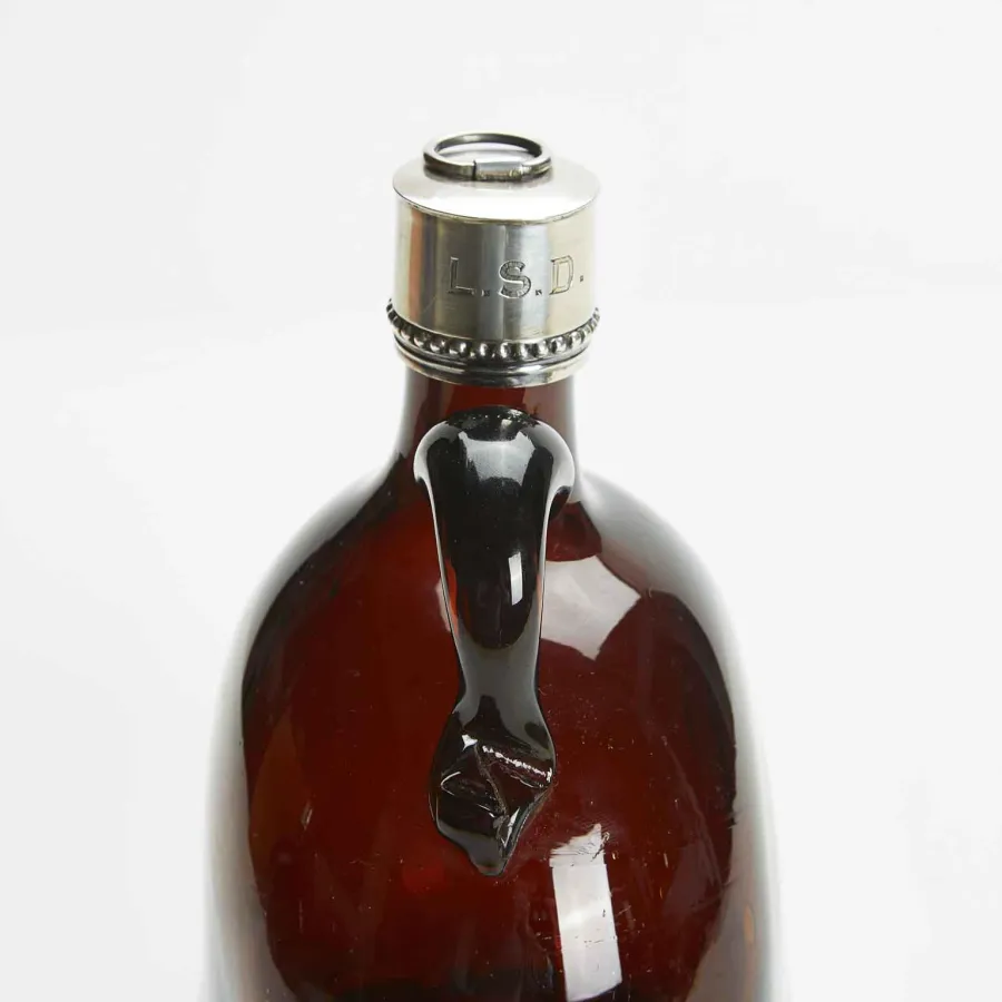 obrazek 4 Skrzynia dębowa z butelkami na alkohol z XIX wieku