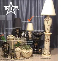 Zdjęcie Beżowa ceramiczna lampa zdobiona złotem i kryształkami Swarovskiego