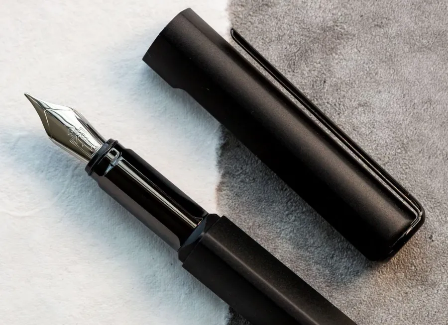 obrazek 2 Niezwykłe pióro wieczne Pininfarina PF One Black