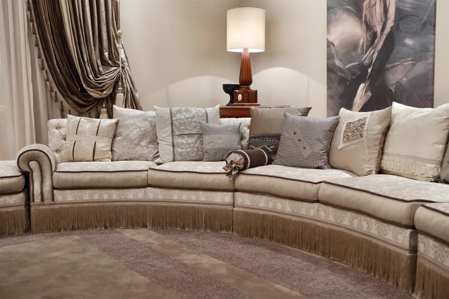 obrazek 2 Luksusowa okrągła sofa z 18-stoma poduszkami w komplecie