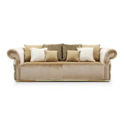 Zdjęcie Elegancka sofa w stylu klasycznym o dość oryginalnych liniach - Sevensedie