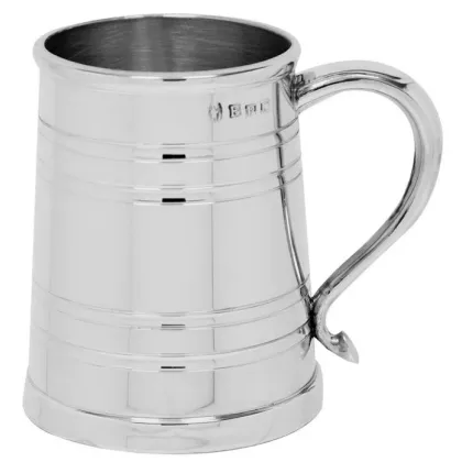 Picture An unusual beer mug with a swan handle and personalization