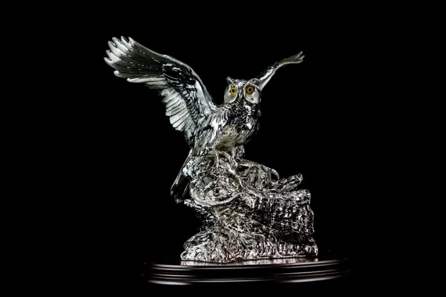 obrazek 1 Urokiwa figura sowy na pniu
