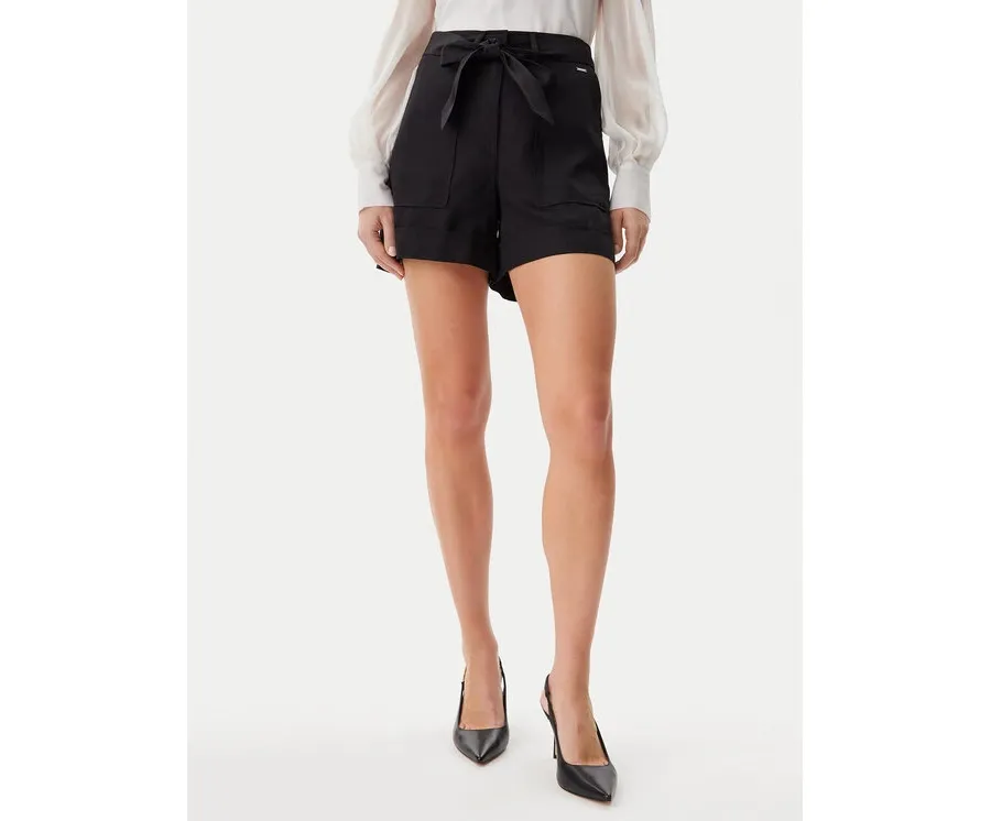 obrazek 1 Guess Szorty materiałowe W5GD1RWG4C2 Czarny Regular Fit