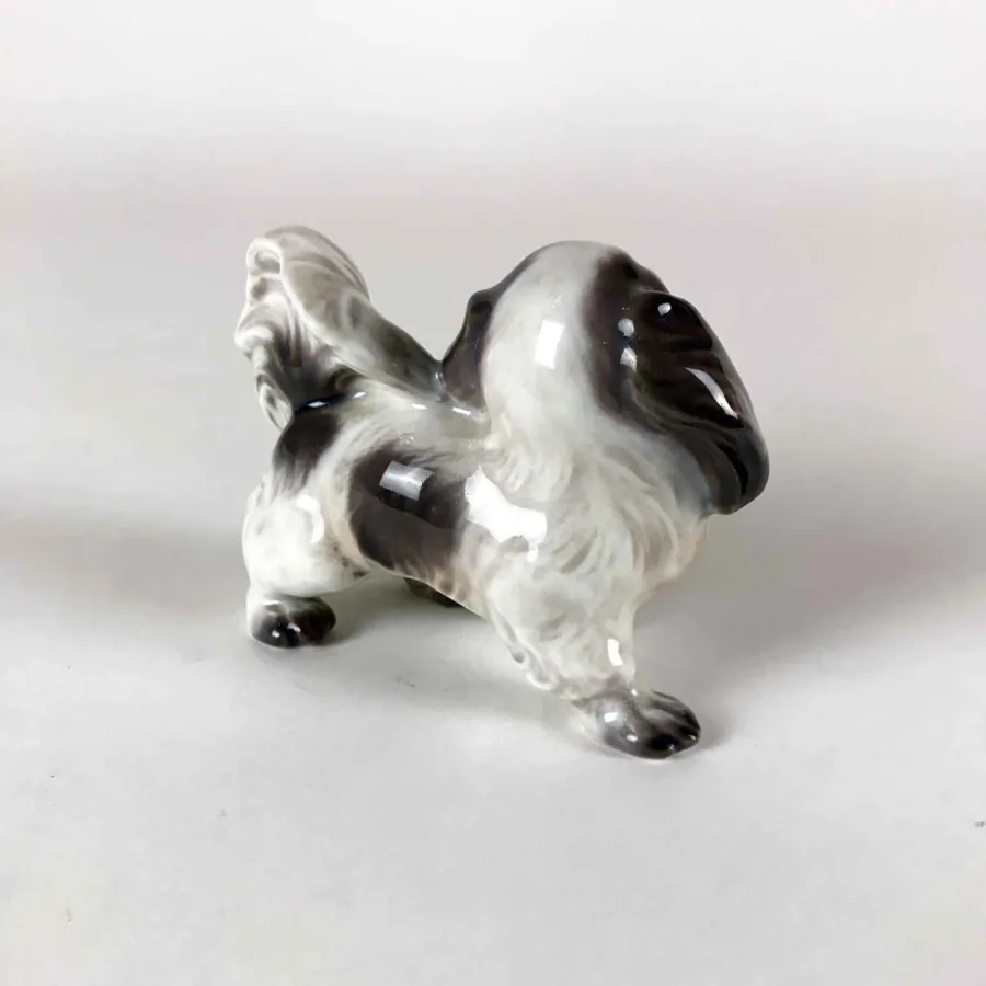 obrazek 3 Dog z ręcznie malowanej porcelany polichromowanej zaprojektowanej i wyprodukowanej przez Dahl Jensen