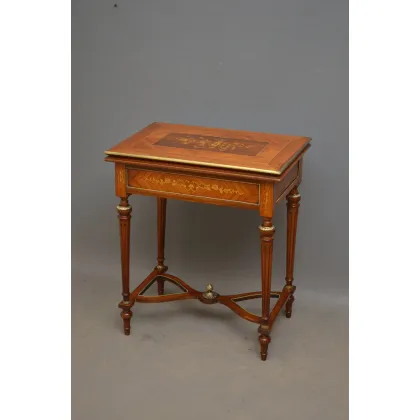 Zdjęcie Bardzo atrakcyjny francuski stół do gry w karty z orzecha włoskiego - antyk