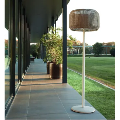 Zdjęcie Wysoka lampa stojąca do domu lub ogrodu - h. 165 cm