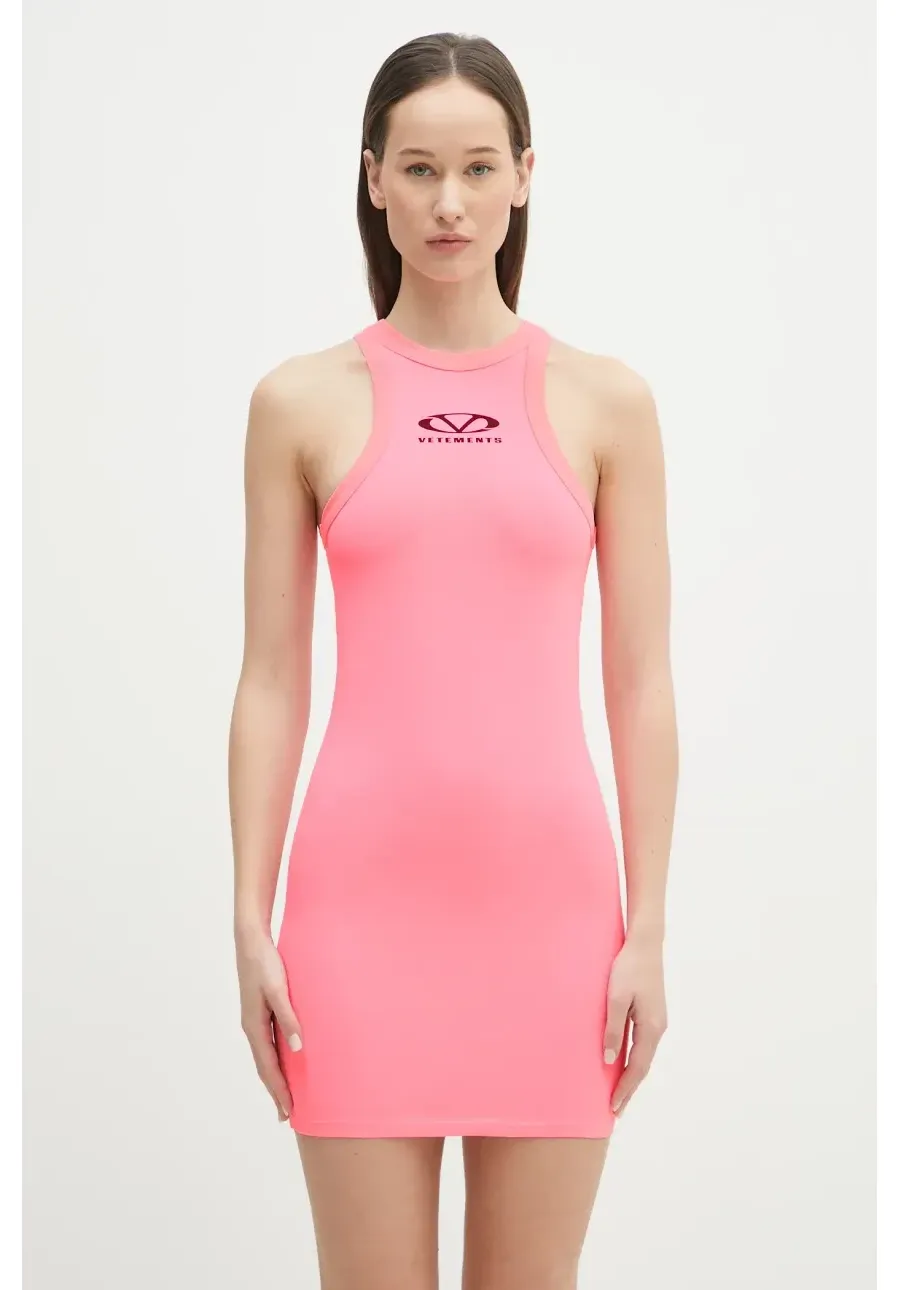 obrazek 1 VETEMENTS sukienka Oval Logo Tanktop Mini kolor różowy mini dopasowana WA66DR600H