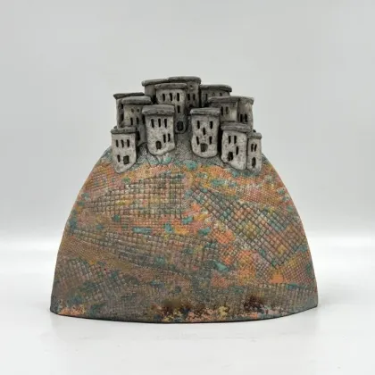 Zdjęcie Elegancka figurka z ceramiki