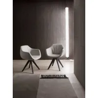 Zdjęcie Klasyczny fotel, elegancki i wygodny