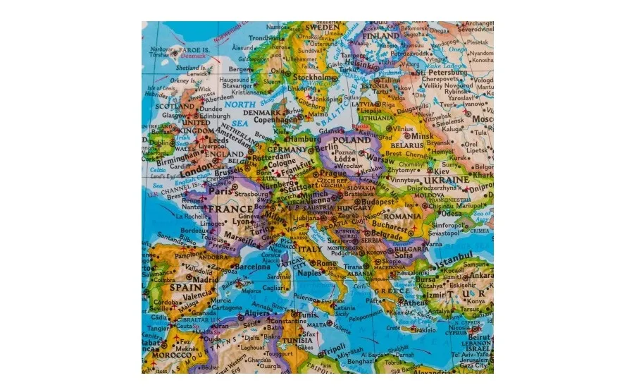 obrazek 4 Stylowa barwna mapa polityczna w drewnianej ramie