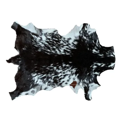 Zdjęcie Wyjątkowy dywan wykonany z naturalnej skóry koziej - 90x70 cm