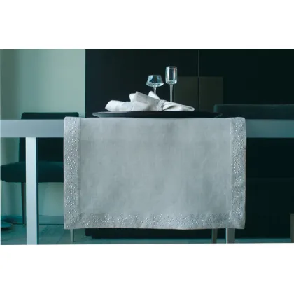 Picture Luxurious linen tablecloth Metal