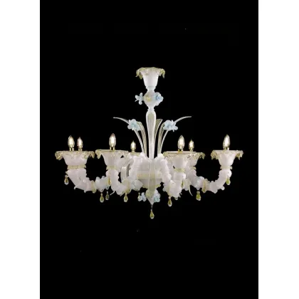 Zdjęcie Stylowy żyrandol w antycznym stylu