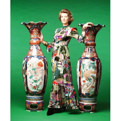 Zdjęcie Para dużych wazonów Imari z porcelany XIX wiek