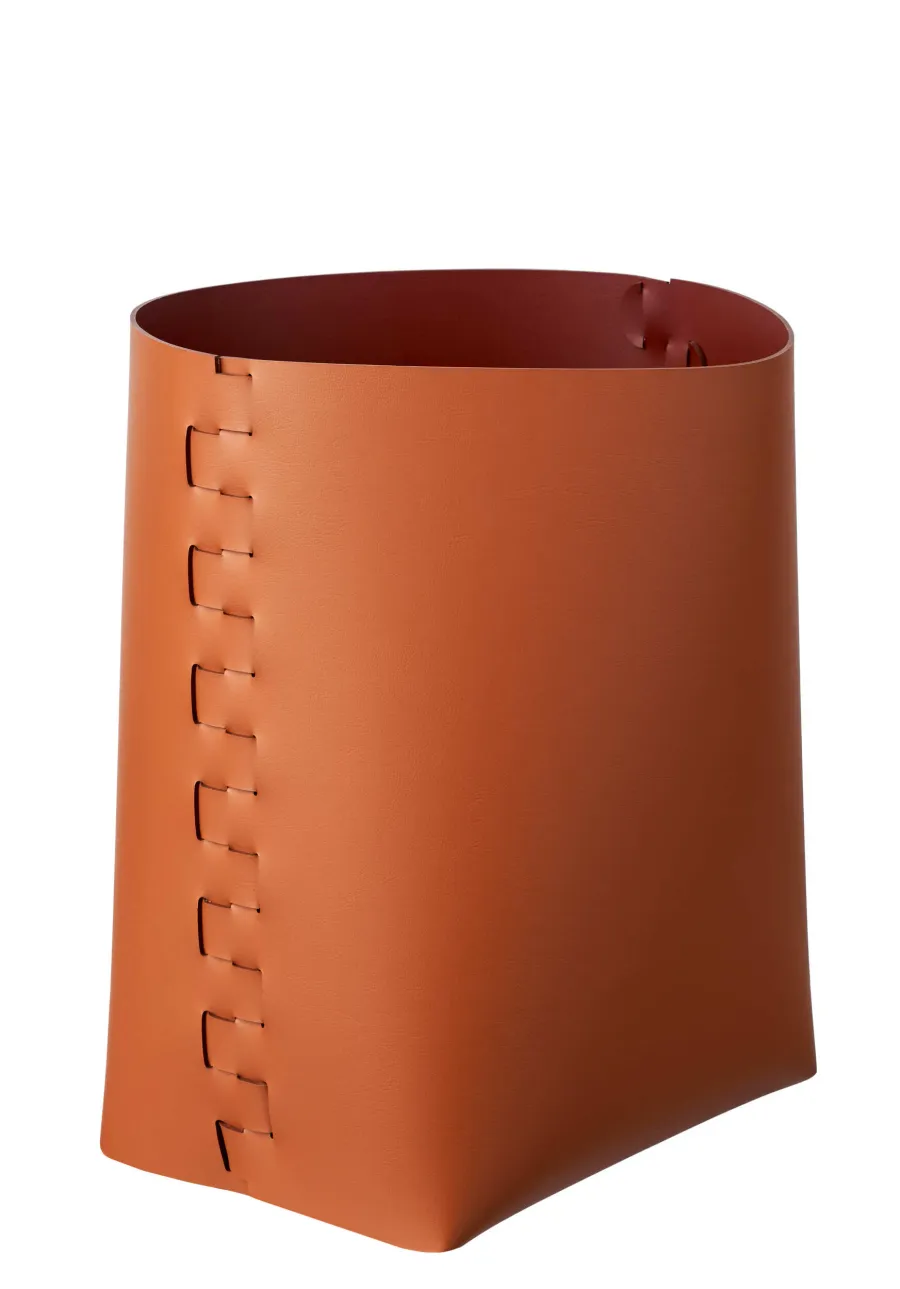 obrazek 1 Stylowy skórzany kosz Helena 35x30xH45 cm w kolorze koniakowym