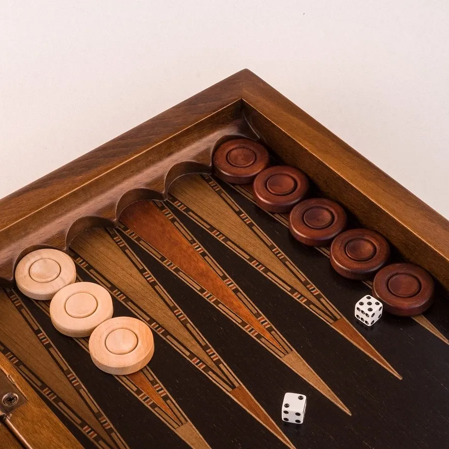 obrazek 4 Gra backgammon wykonana z drewna - Helena Woodart