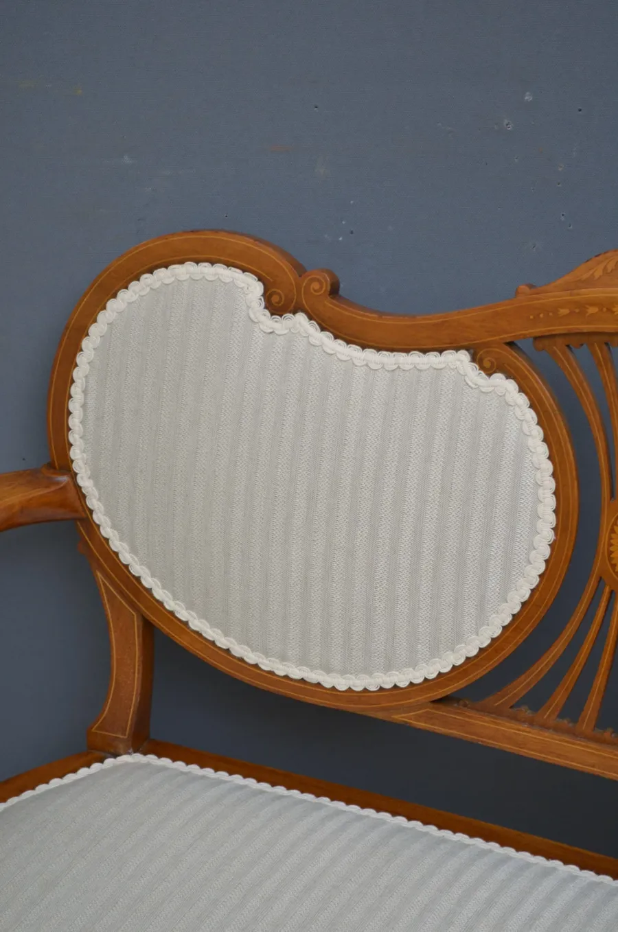obrazek 2 Atrakcyjna mahoniowa i inkrustowana sofa w stylu edwardiańskim - antyk z XIX wieku