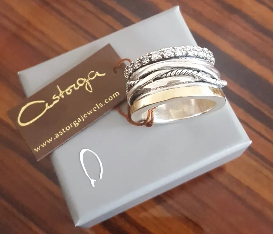 picture 6 Unique wedding ring made of gold and silver