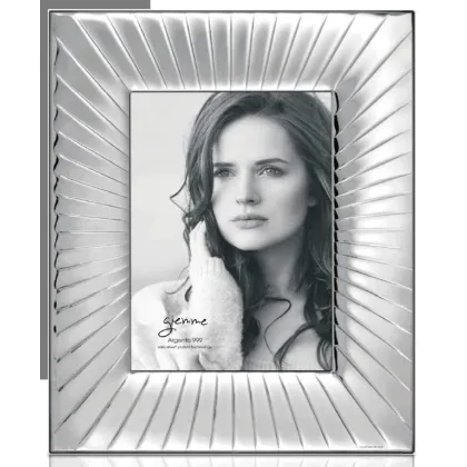 Picture Exclusive silver photo frame 13x18 cm with radiant decoration