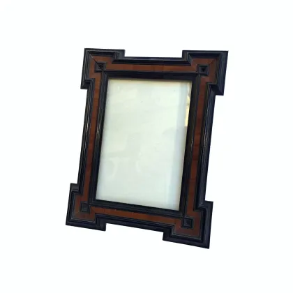 Zdjęcie Drewniana ramka na zdjęcia, Włochy, około 1870 roku