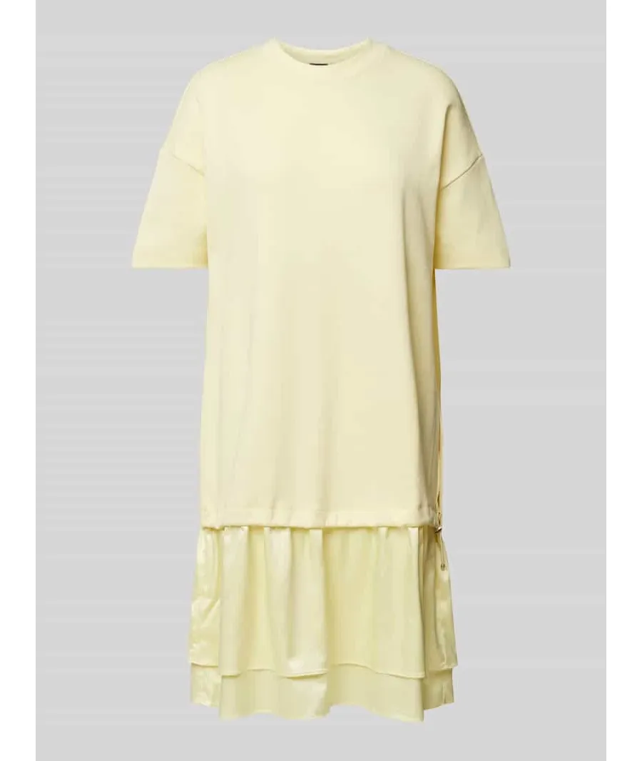 obrazek 1 Sukienka o długości do kolan z obniżonymi ramionami model ‘Tsuki’