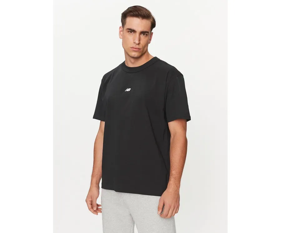 obrazek 1 New Balance T-Shirt Athletics Remastered Graphic Cotton Jersey Short Sleeve T-shirt MT31504 Czarny Regular Fit