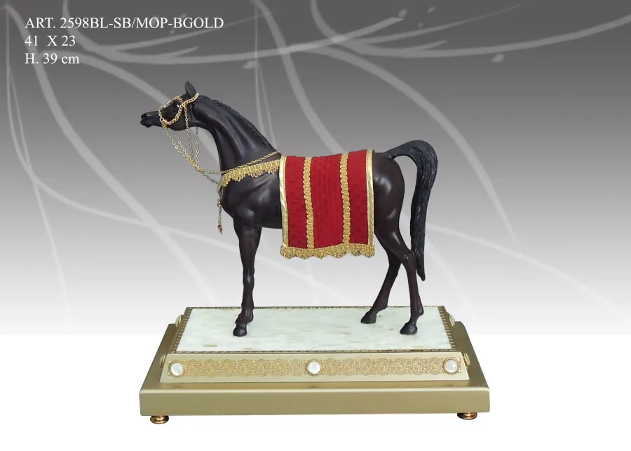 obrazek 1 Królewski koń na eleganckiej podstawie