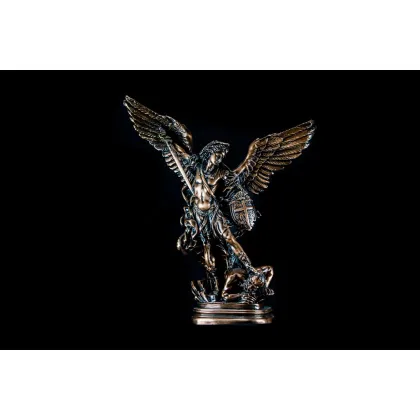 Zdjęcie Luksusowy posąg Świętego Michała Archanioła