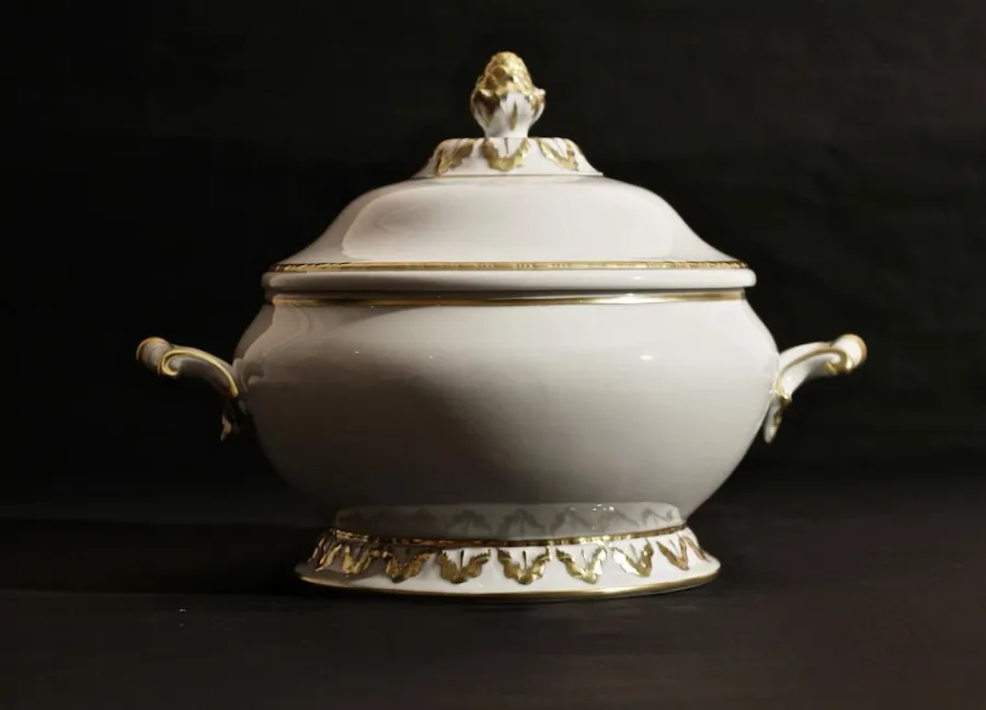 obrazek 1 Waza do zupy z włoskiej porcelany ze zdobieniem
