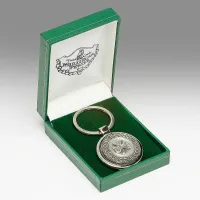 Picture Exclusive keychain decorated with a clover, made of pewter