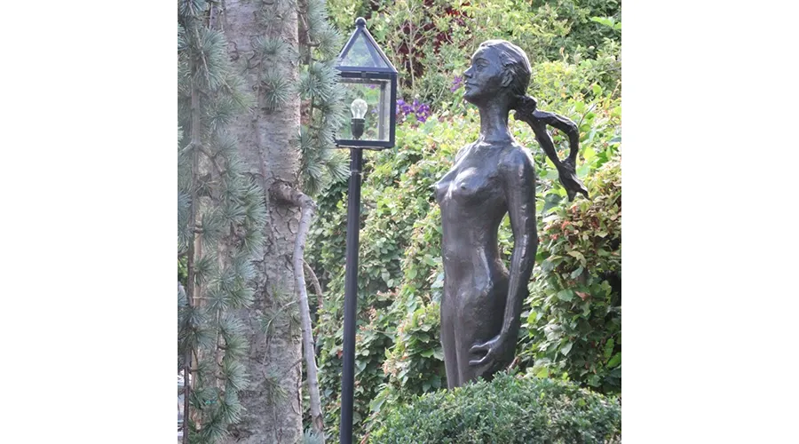 obrazek 2 Ekskluzywna rzeźba ogrodowa z brązu "Oda do kobiet"