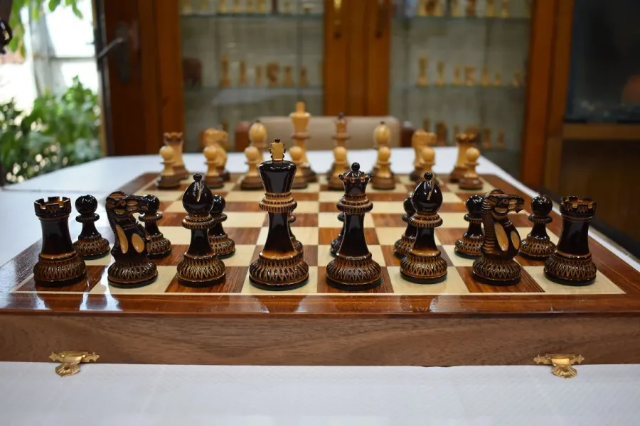 obrazek 8 Luksusowa plansza z fantastycznymi figurami do gry w szachy - The Chess Empire