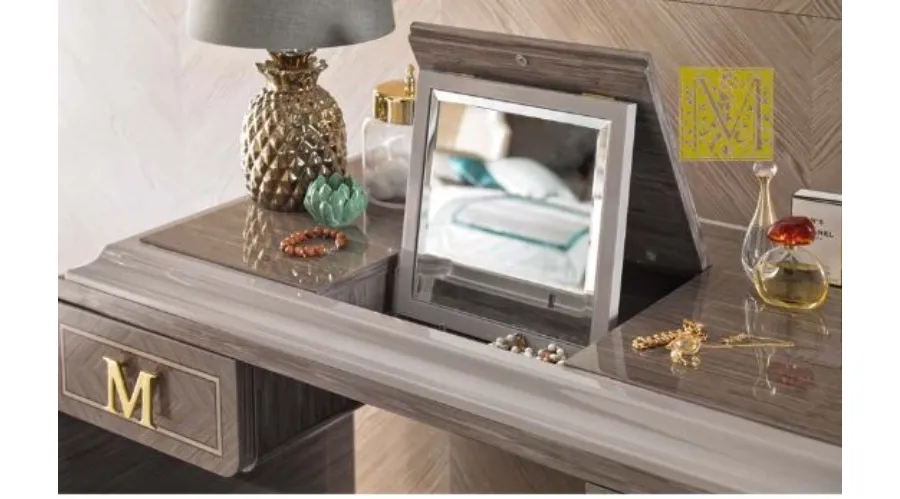obrazek 3 Elegancka pufa z toaletką od włoskiego producenta