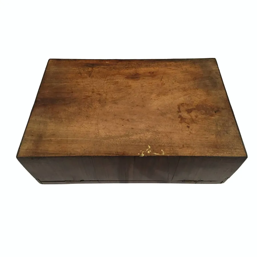 obrazek 5 Pudełko na biżuterię z lusterkiem pod pokrywą i wnętrzem podzielonym na jedenaście przegródek