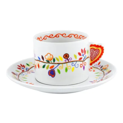 Picture Vila Verde porcelain tea cup and saucer with a floral motif referring to Valentine's Day - Vista Alegre