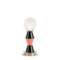 Zdjęcie Niewielka lampa stołowa z mosiężną podstawą H.33xL.12xP.12 cm