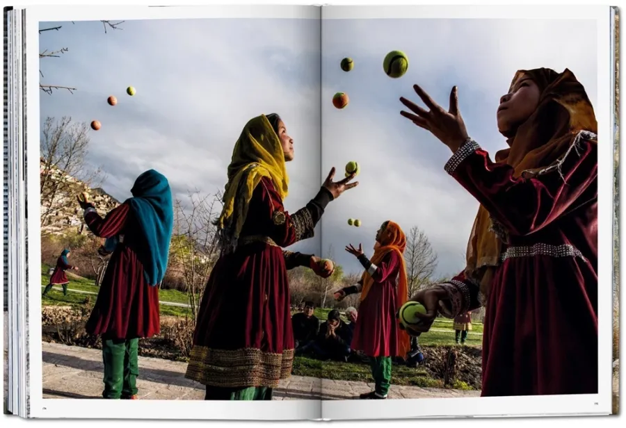obrazek 10 Książka Steve McCurry. Afghanistan - Taschen