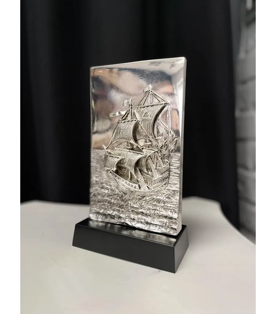 picture 3 Figurine with a ship - Luxury Products store