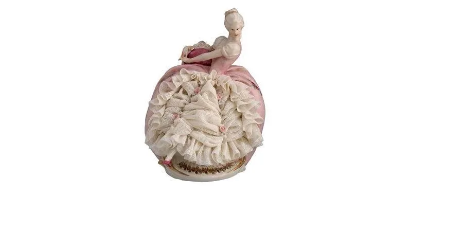 obrazek 1 Włoska porcelanowa figura kobiety siedzącej