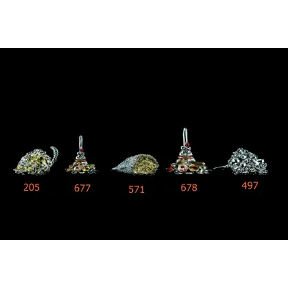 Zdjęcie Różnorodne figurki ozdobne do eleganckich pomieszczeń