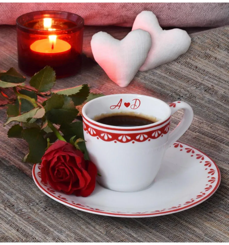 obrazek 2 Piękna filiżanka do espresso z porcelany z delikatnym czerwonym zdobieniem – Leander